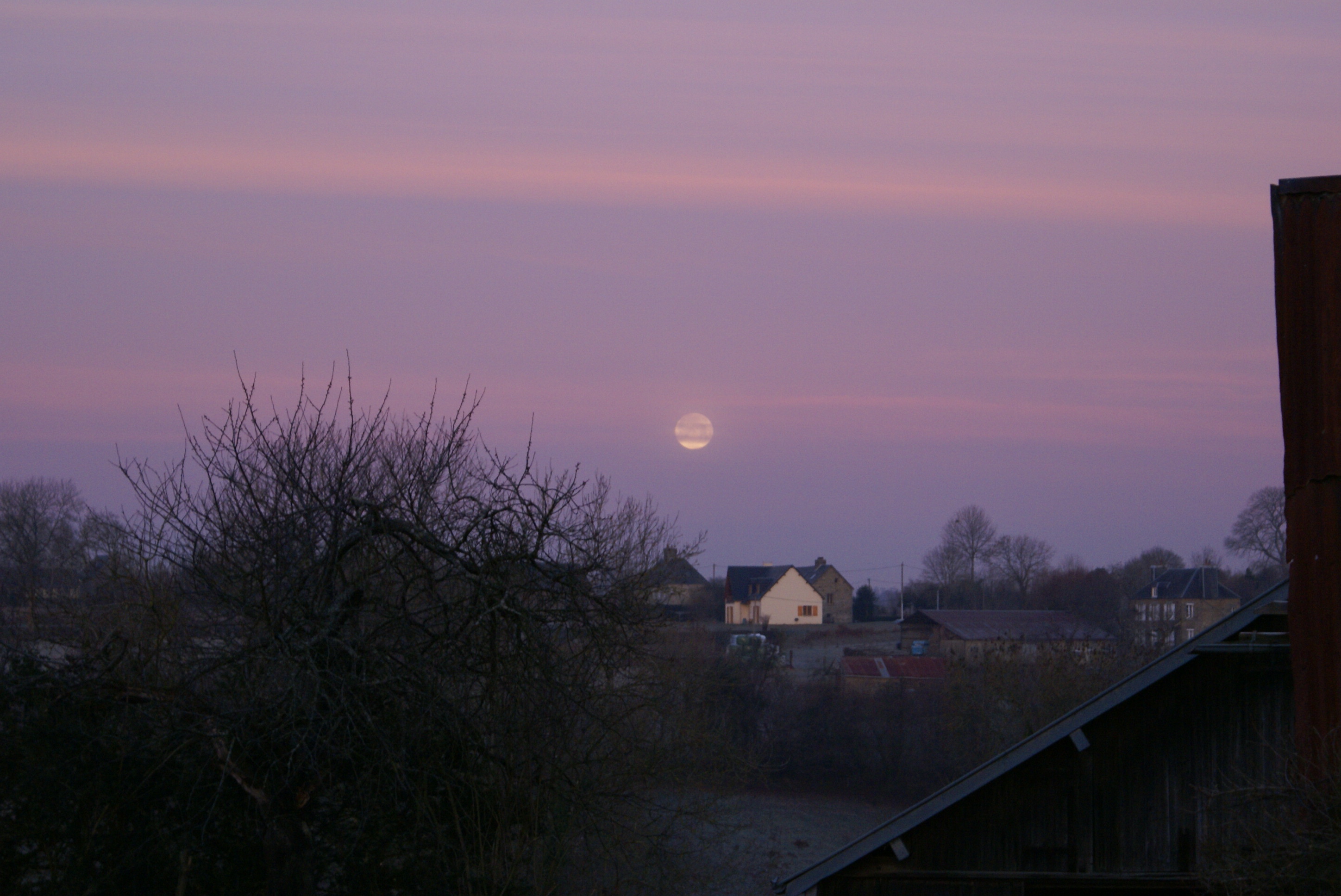 Morning moon over Eco-Gites of Lenault